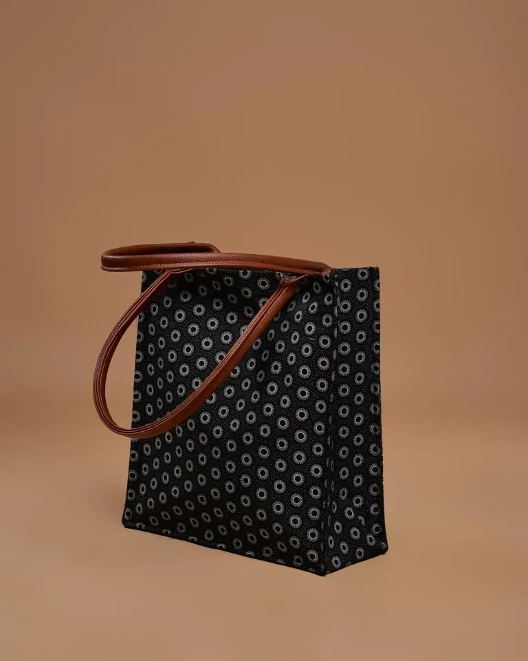 Kwama handbag.webp