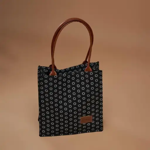 Kwama handbag